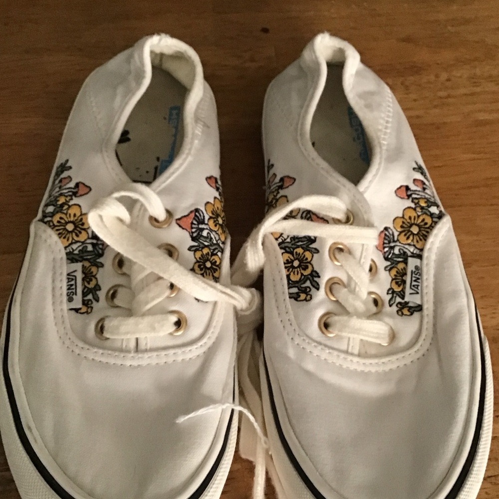 Vans Kids White Sneakers with Floral Design